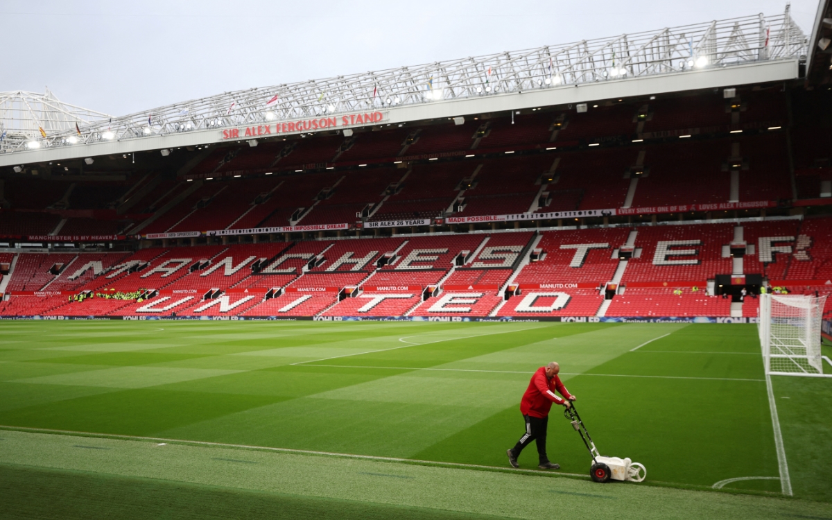 Dueños del Manchester United analizan vender el club