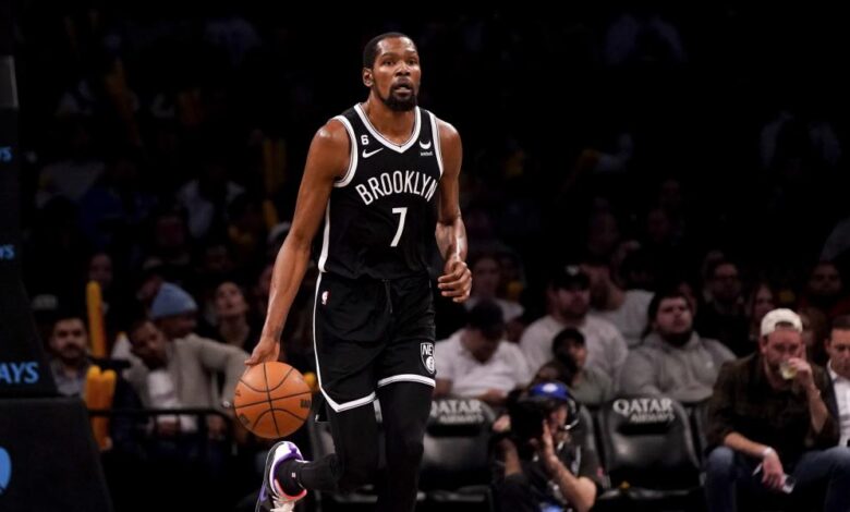 Durant y Booker las meten como churros