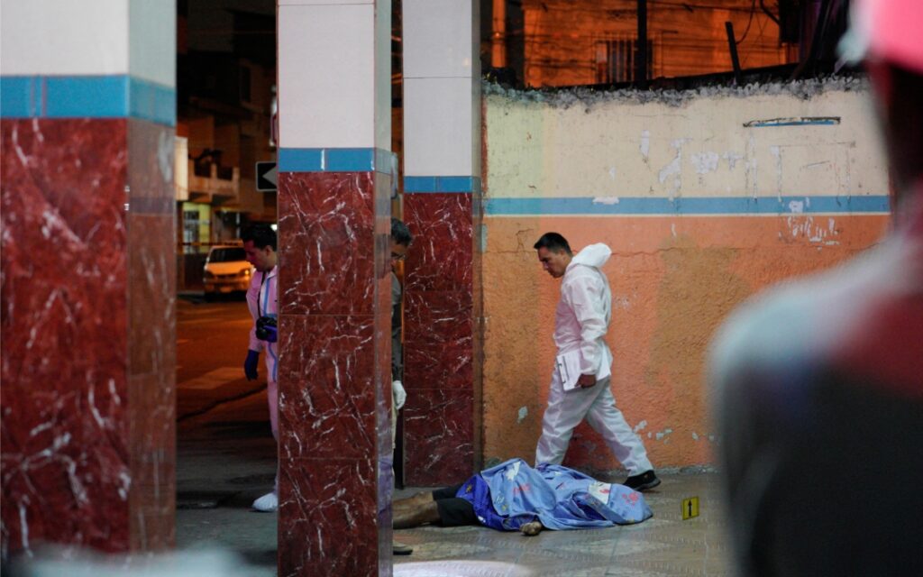 Ecuador | Suman 18 detenidos y aseguran explosivos tras ataques a policía