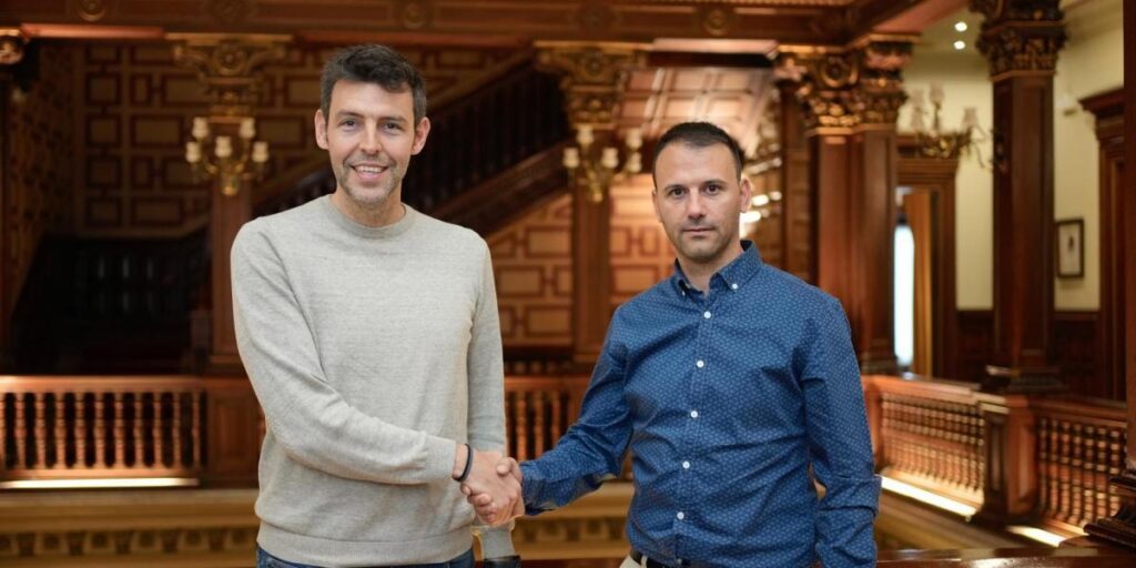 El Athletic escenifica el cambio de míster en el filial