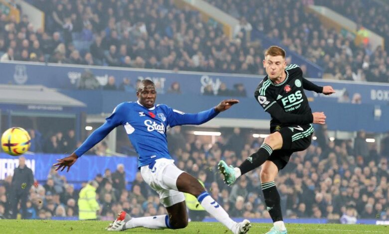 El Leicester sale de la zona del descenso tras ganar al Everton