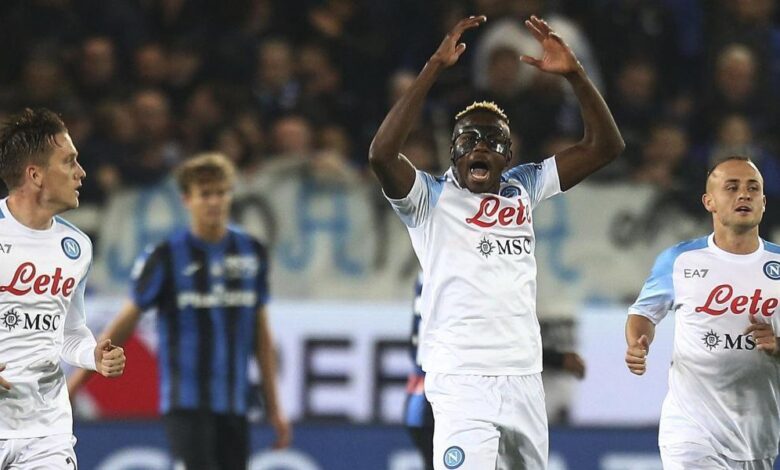 El Nápoles, lanzado hacia al 'scudetto', más líder tras ganar al Atalanta