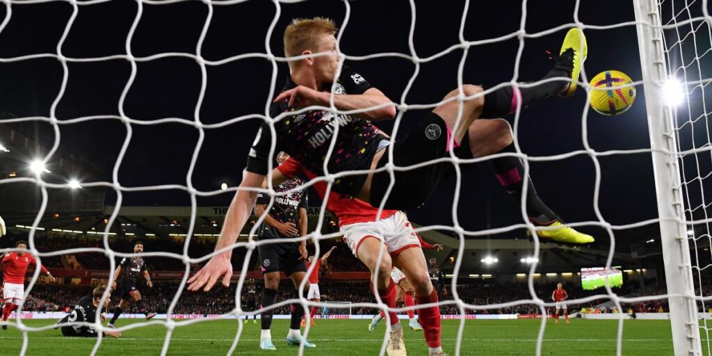 El Nottingham Forest salva un punto en el 96' ante el Brentford