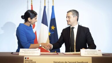 El Reino Unido y Francia acuerdan un aumento de patrullas conjuntas para controlar la inmigración irregular en el canal de la Mancha