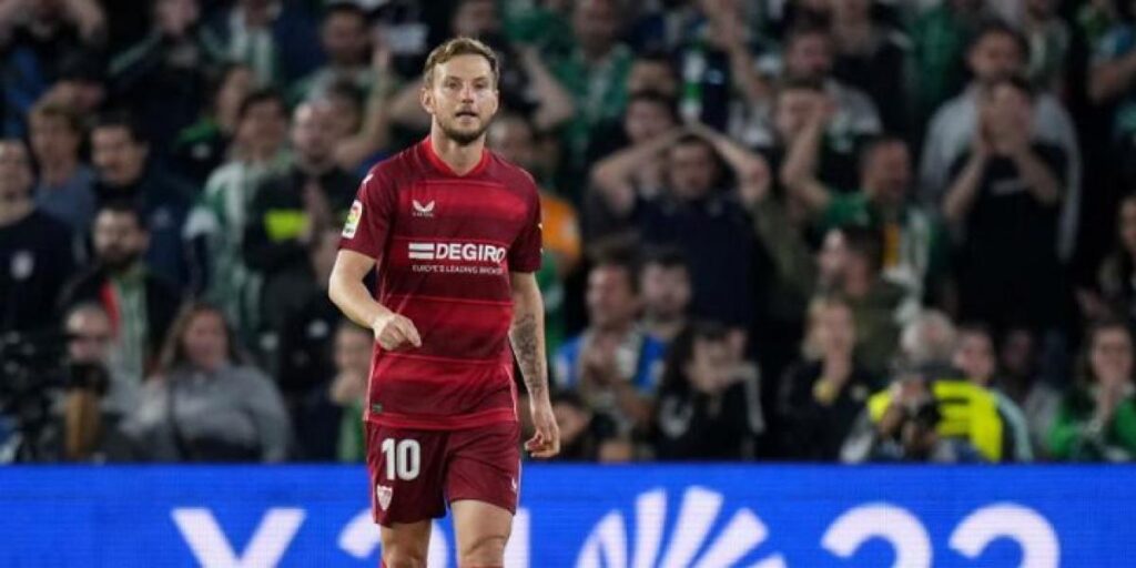 El Sevilla entierra el derbi y se centra en sus urgencias ante la Real