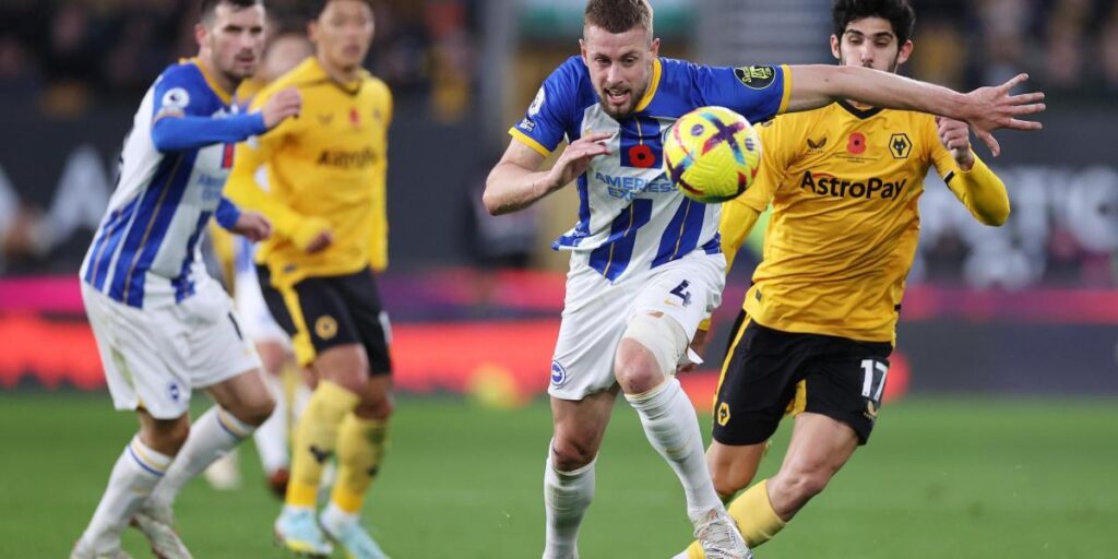 El Wolverhampton pierde ante el Brighton a la espera de Lopetegui