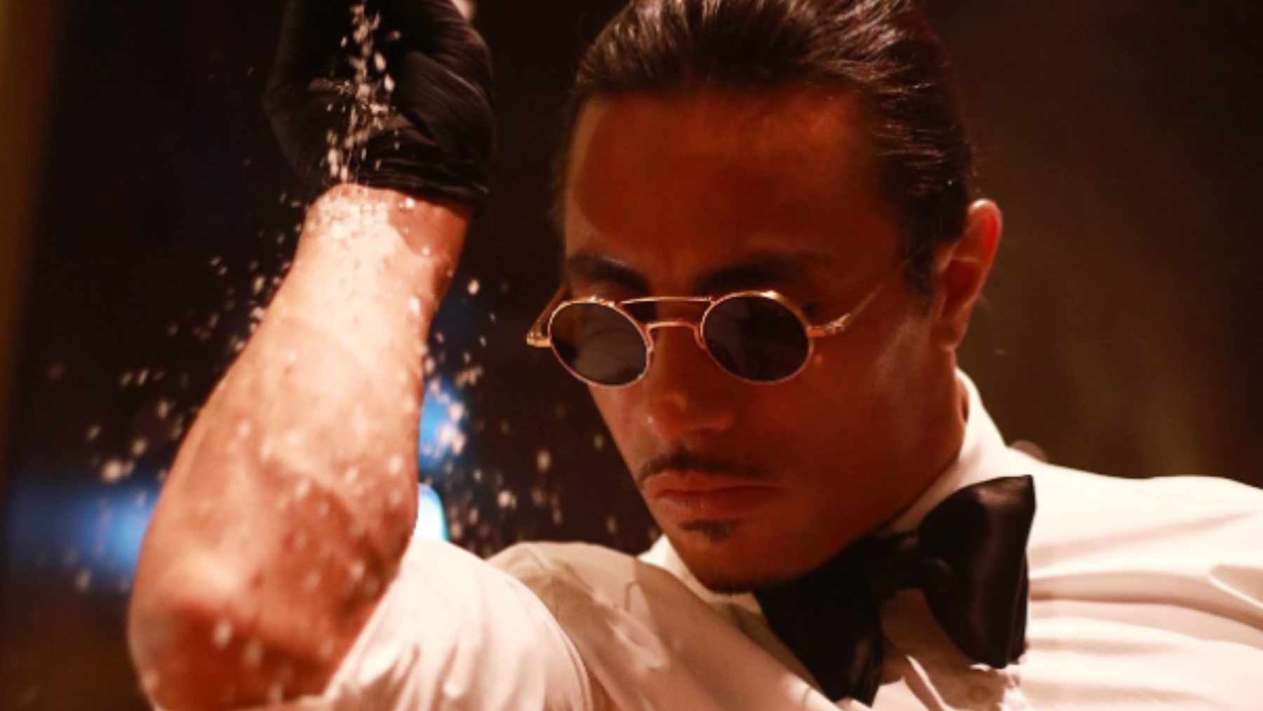 El dineral que cuesta comer en el restaurante de Salt Bae: sólo para privilegiados
