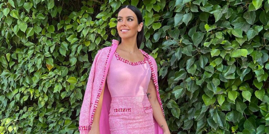 El escotazo 'infinito' de Cristina Pedroche en 'Zapeando'