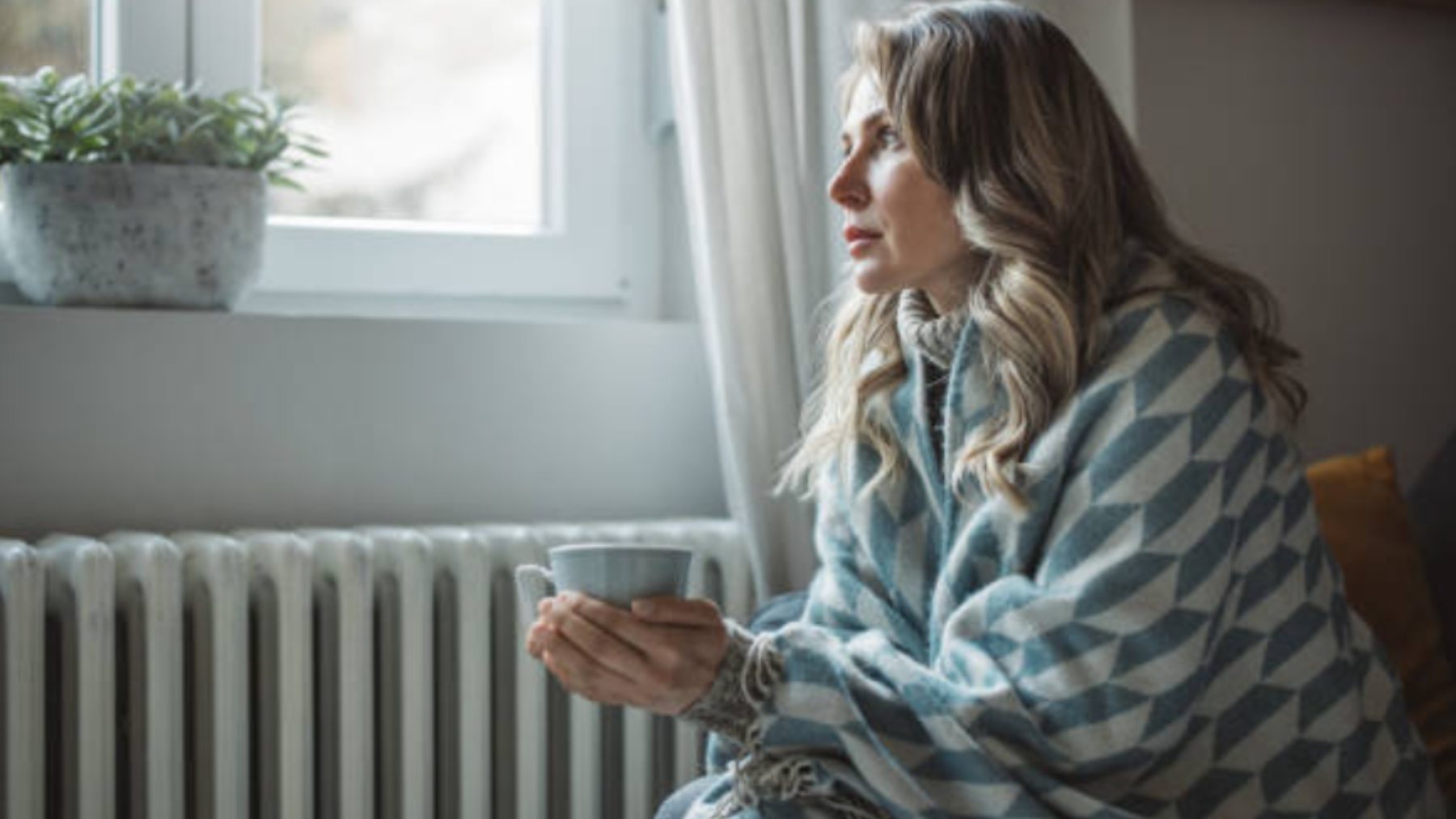 El truco casero del papel albal para que tus radiadores expulsen calor ahorrando en calefacción