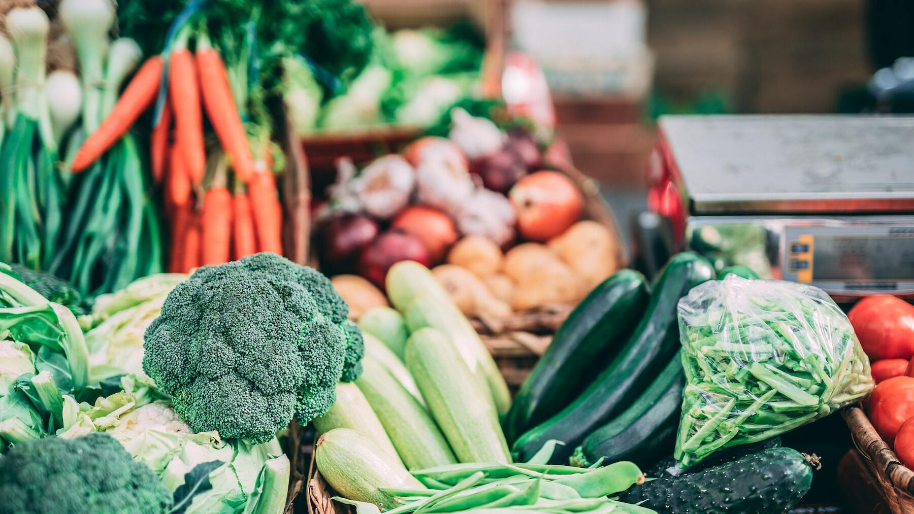 El motivo por el que en los supermercados no se vende fruta ni verdura uniforme