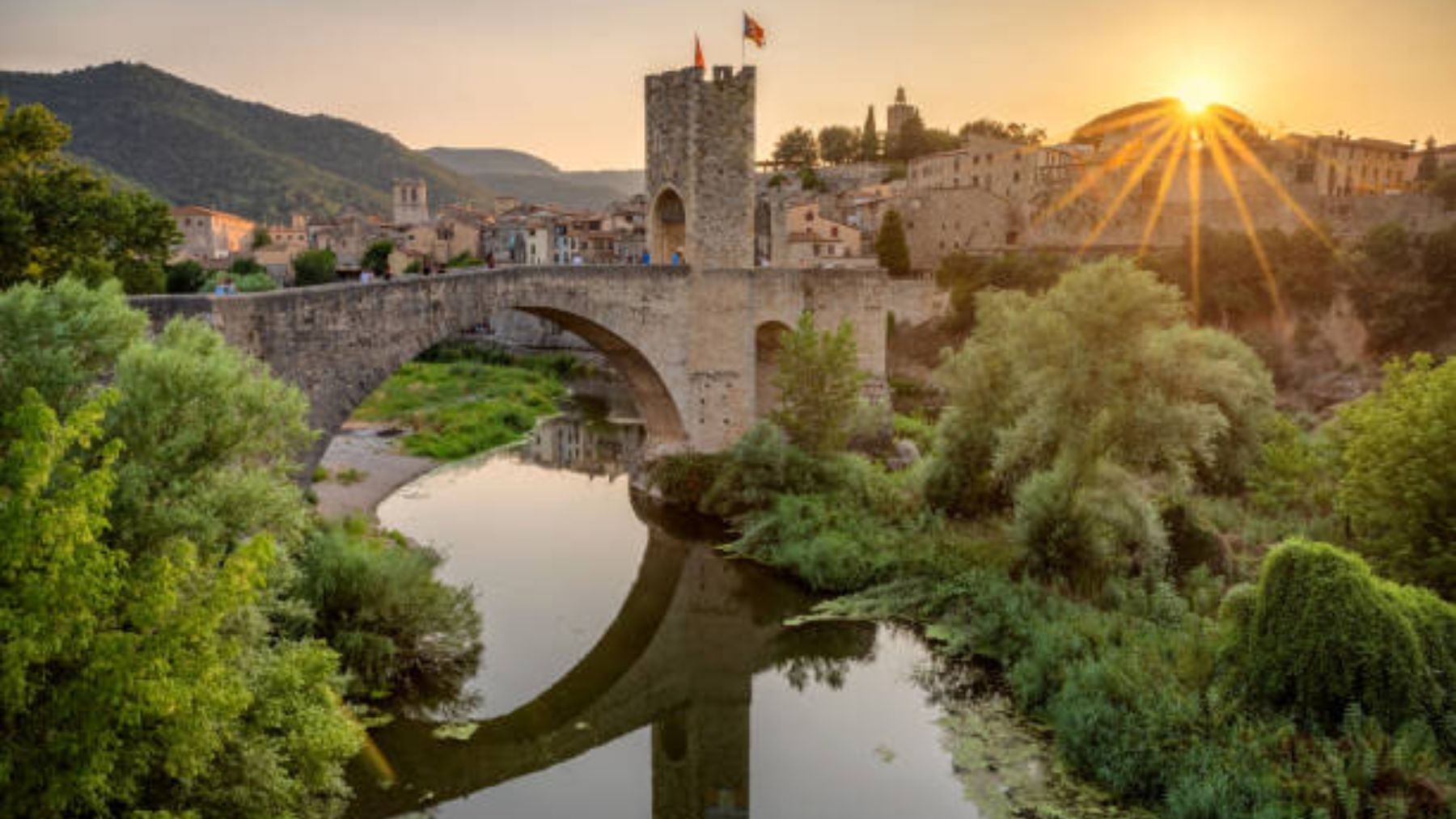 El pueblo medieval de España que te va a conquistar por su encanto