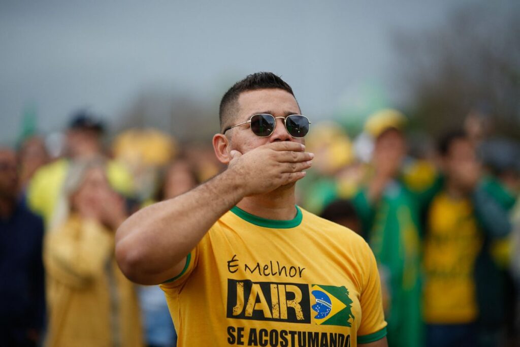 El tribunal electoral de Brasil rechaza el recurso de Bolsonaro contra su derrota y pone una multa millonaria a su partido