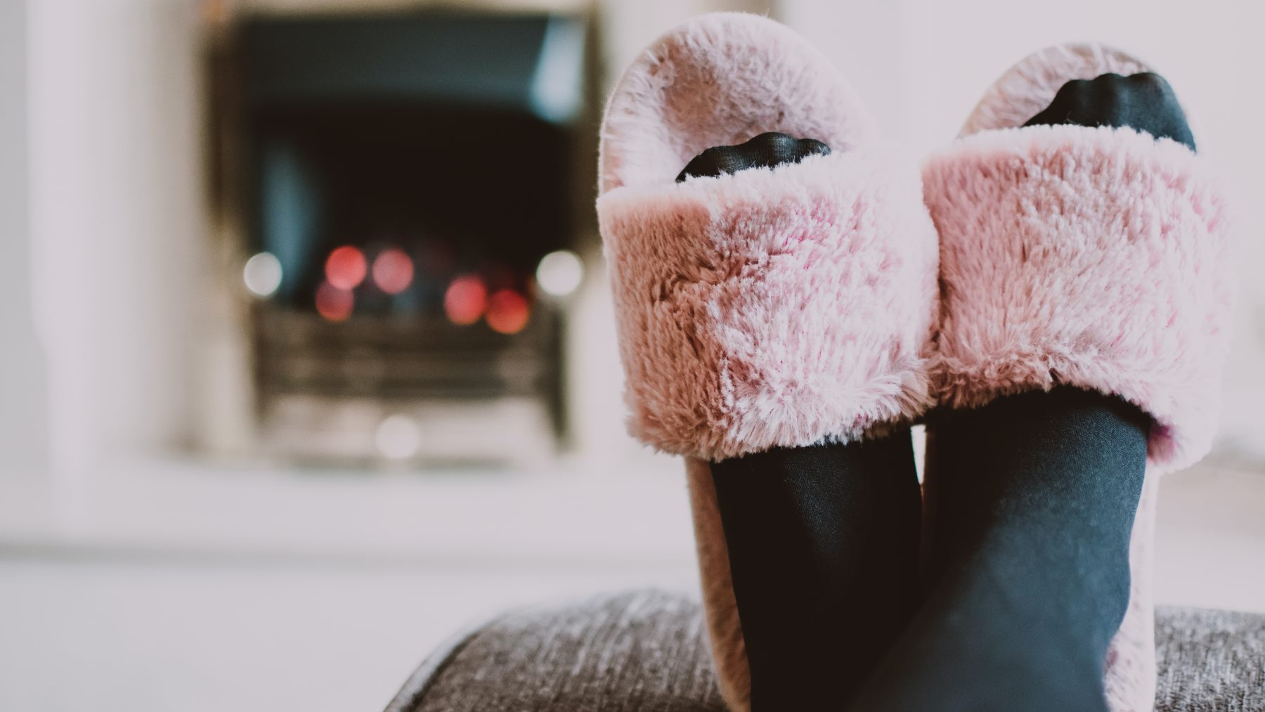 El truco para eliminar de un plumazo el mal olor de las zapatillas de estar en casa