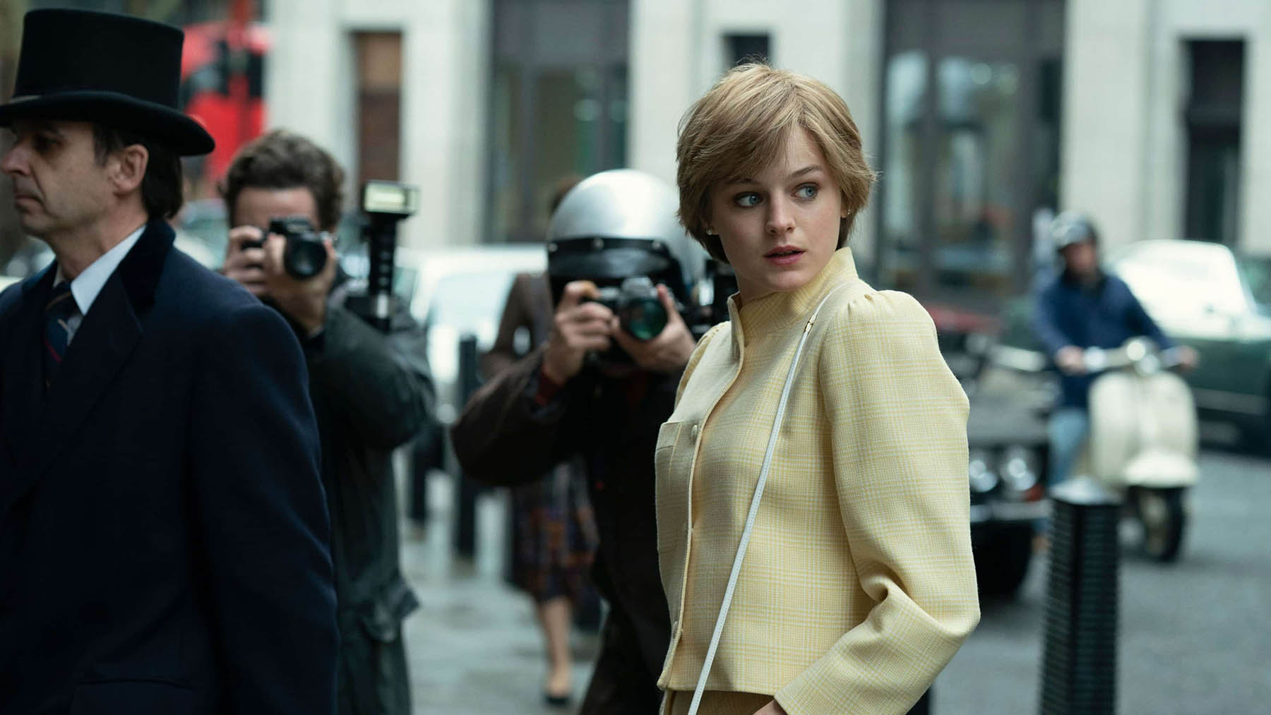 Emma Corrin (‘The Crown’) pide que desaparezcan las categorías por género en los premios