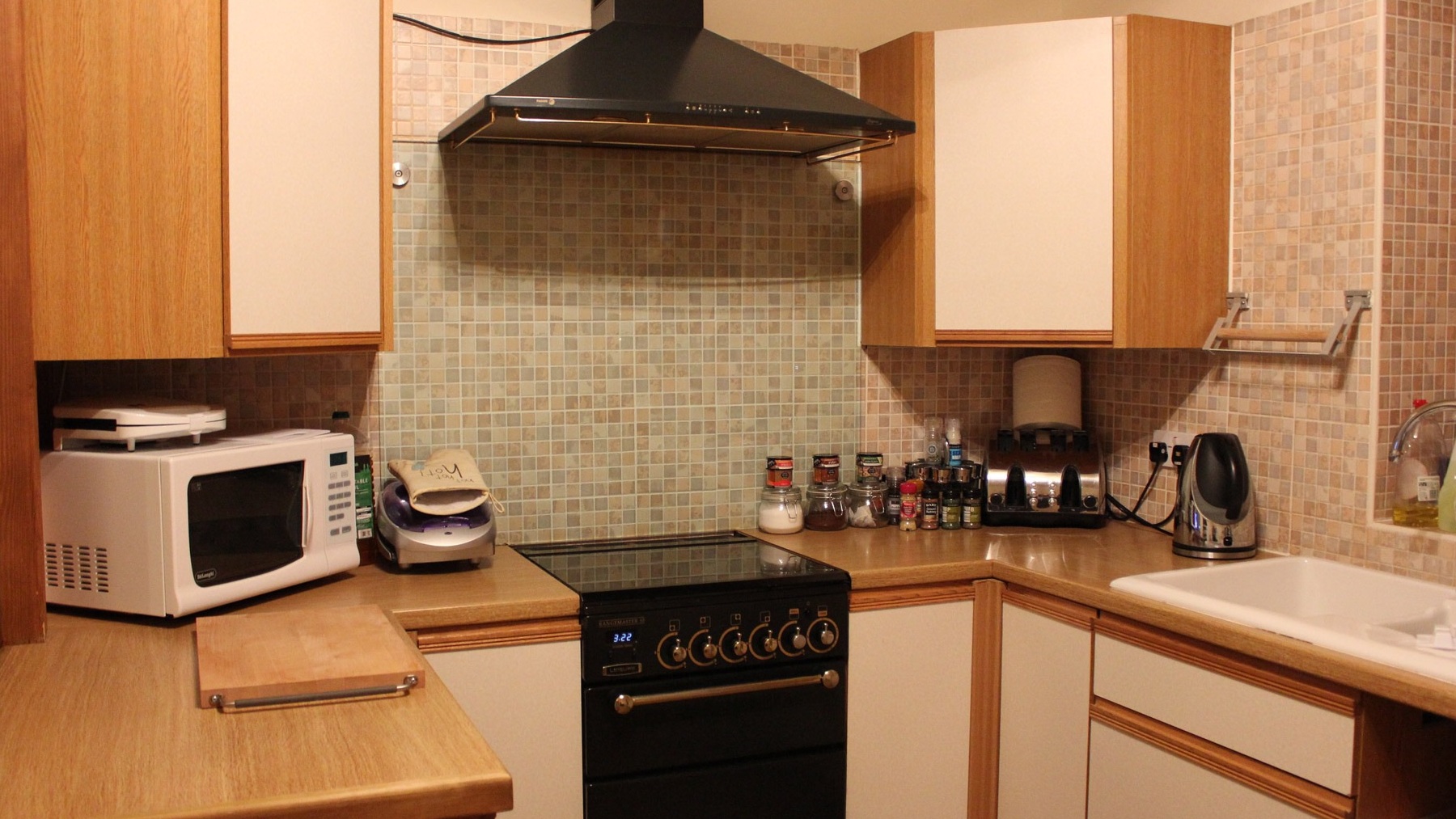 Esta es la razón por la que algunos alimentos explotan en el microondas