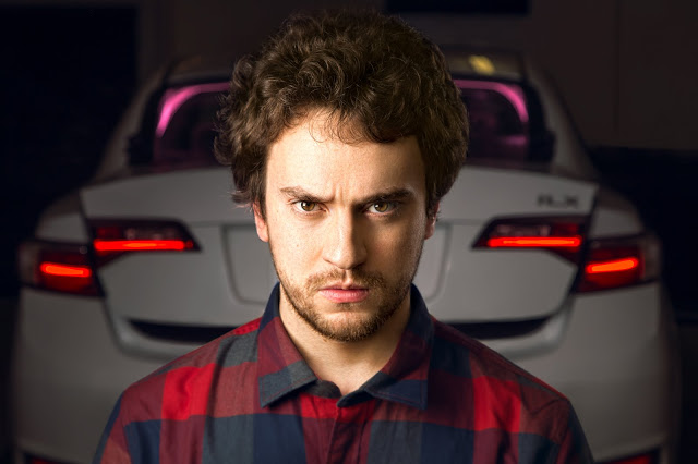 George Hotz, hacker y viejo enemigo de Elon Musk, firma por 12 semanas en Twitter