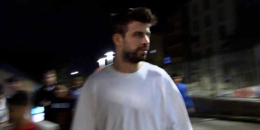 Gerard Piqué presenta a las estrellas de su nuevo proyecto... ¡junto a Clara Chía!