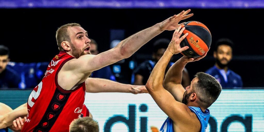 Hlinason: "El vestuario está convencido de que podemos sacar esto adelante"