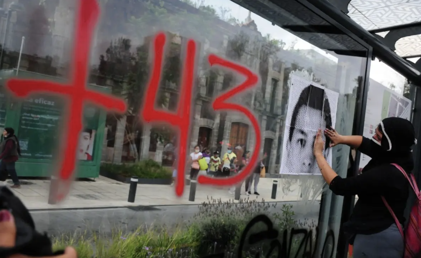 Hubo 'rebelión' en FGR por detención de Murillo Karam por caso Ayotzinapa: AMLO