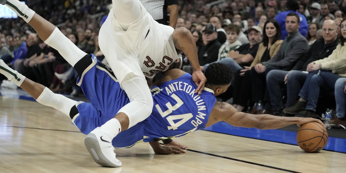 Ibaka crece con los todopoderosos Bucks