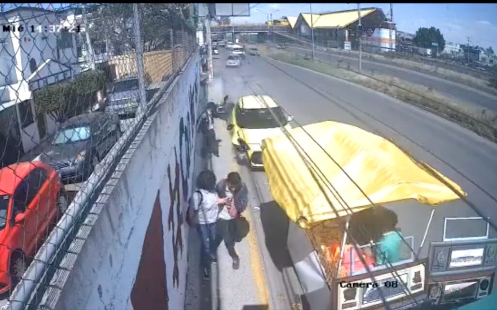 Identifican a conductor que embistió moto y puestos en Ecatepec, donde murió un niño de 7 años