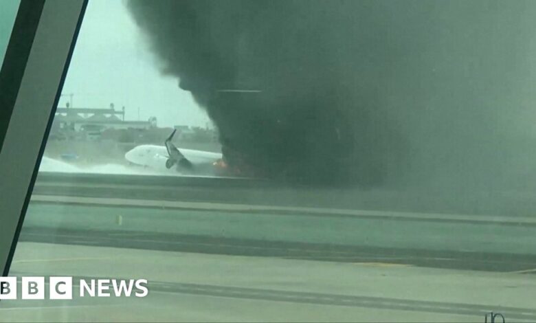 Imágenes muestran avión en llamas en pista de Perú