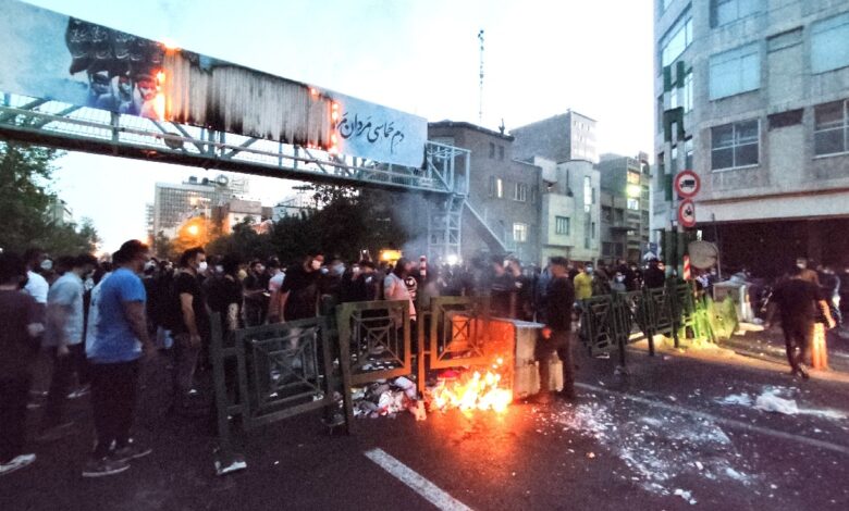 Irán: Condenan a muerte a manifestante por 'enemistad con Dios'