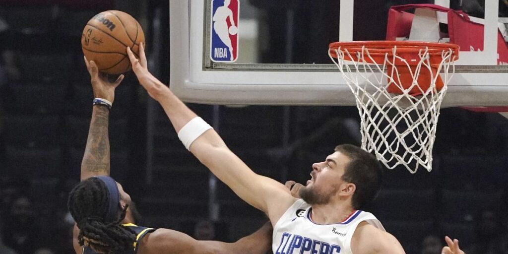 Ivica Zubac se disfraza de Kareem Abdul-Jabbar