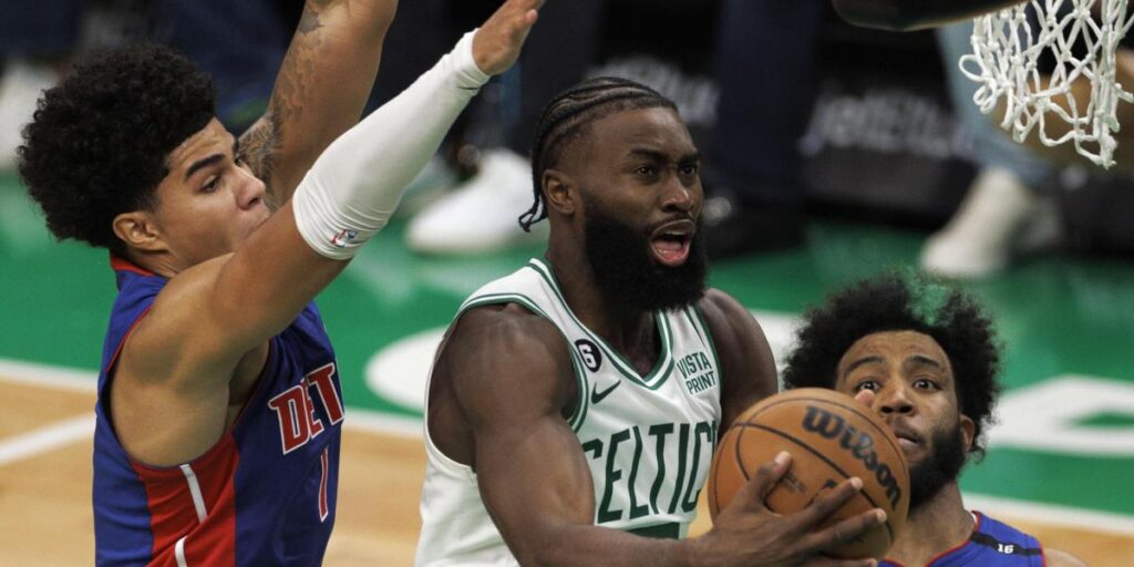 Jaylen Brown carga contra Nike en defensa de Irving