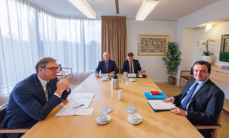 Josep Borrell culpa a Kosovo de la nueva escalada con Serbia en la crisis de las matrículas
