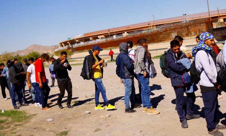 Juez frena T42 en Estados Unidos para expulsar a migrantes