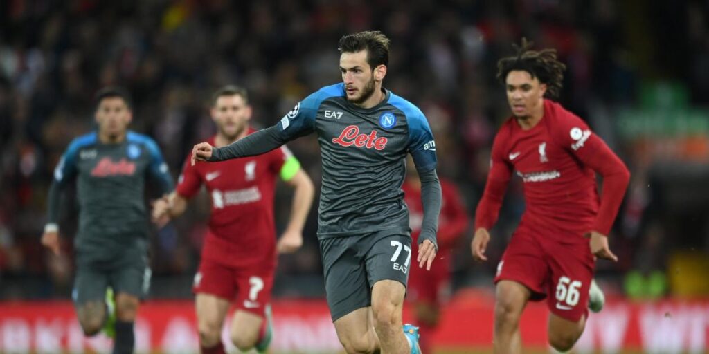 Kvaratskhelia, baja en el Nápoles