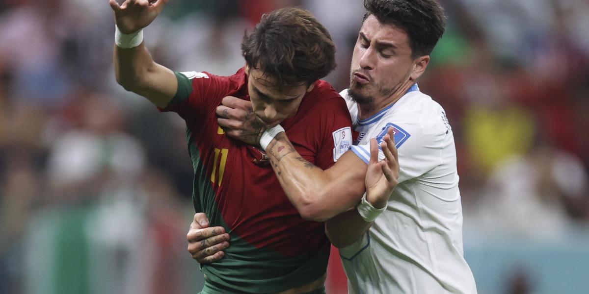 La 'batalla' entre Joao y Giménez acabó con 'recado' del luso al uruguayo