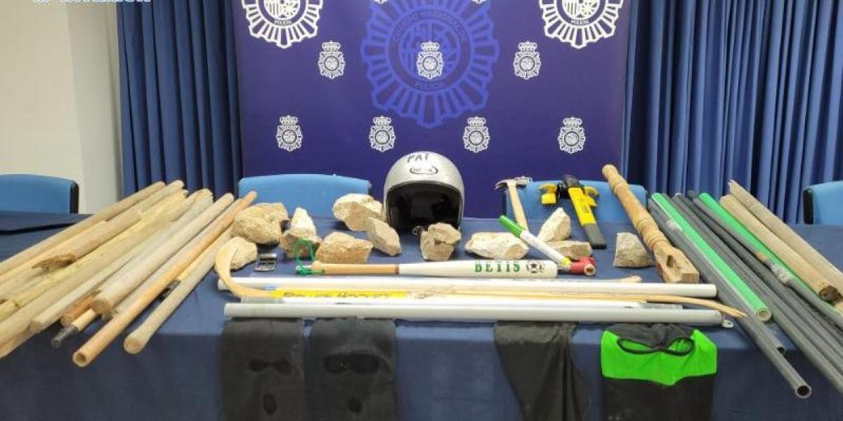 La Policía evita una batalla campal entre ultras del Betis y el Sevilla