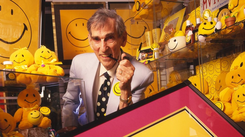 La curiosa historia de Harvey Ball, el diseñador del icono de la cara sonriente