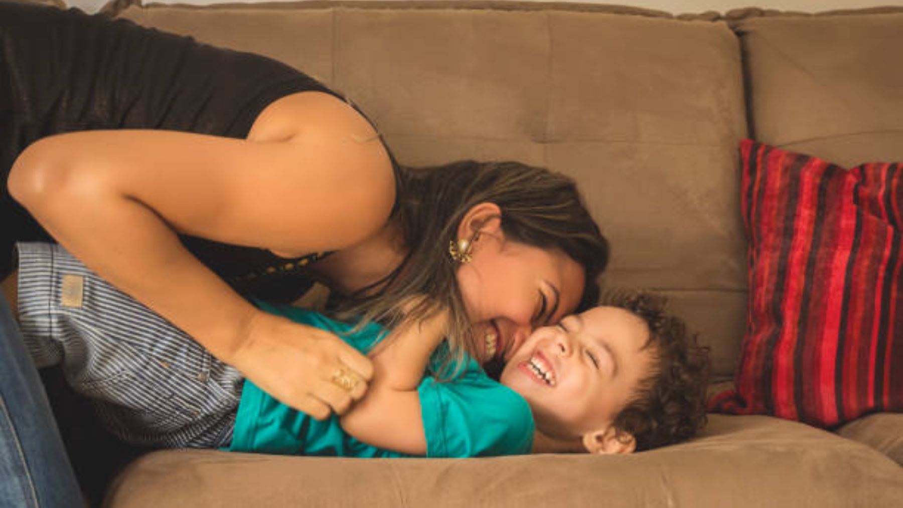 La curiosa razón por la que no te puedes hacer cosquillas a ti mismo