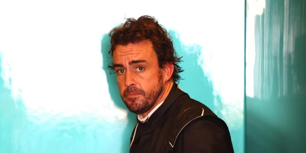 Las imágenes del estreno de Fernando Alonso con Aston Martin