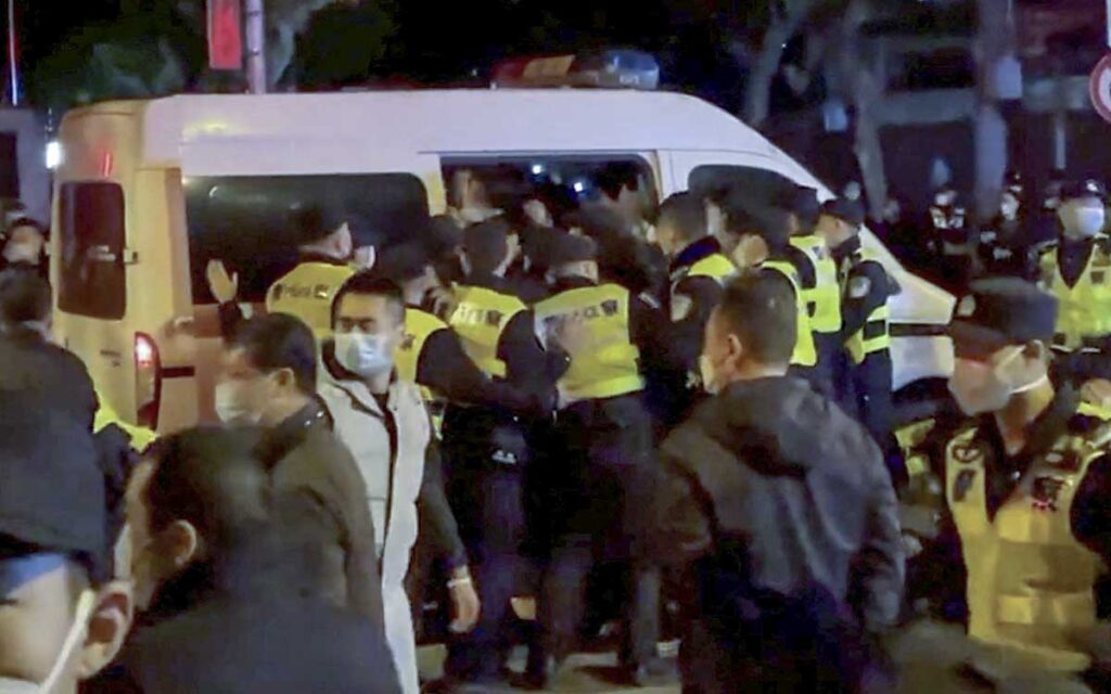 Las protestas contra la política de 'Cero Covid' se extienden a varias ciudades chinas