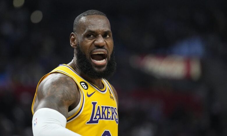 LeBron James: "He sentido como un espasmo o un tirón en la ingle"