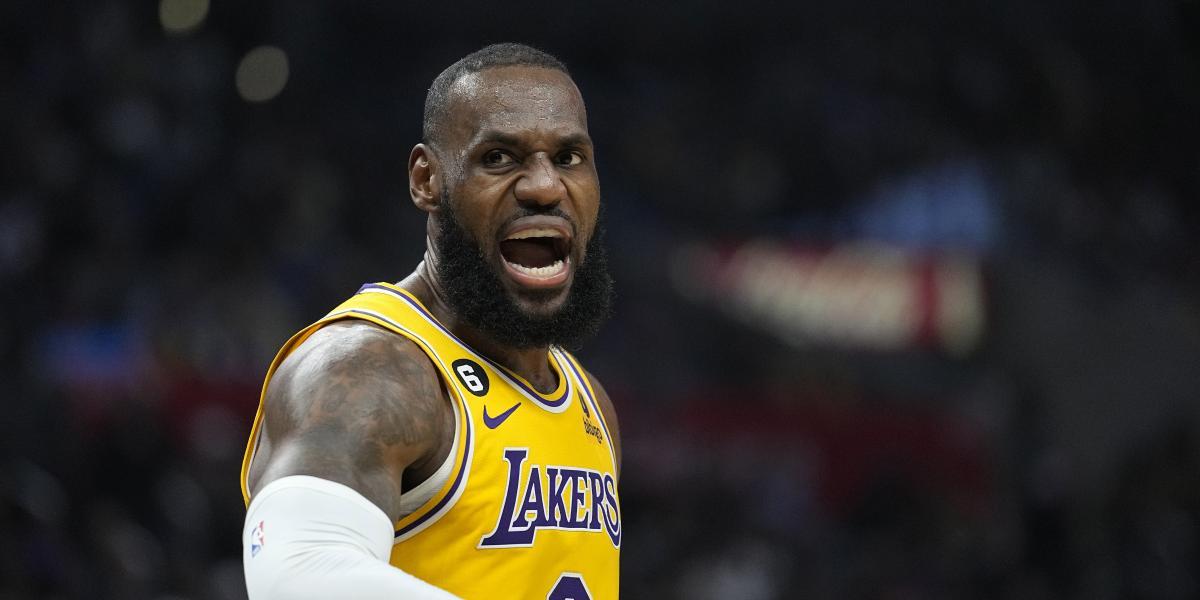 LeBron James: "He sentido como un espasmo o un tirón en la ingle"