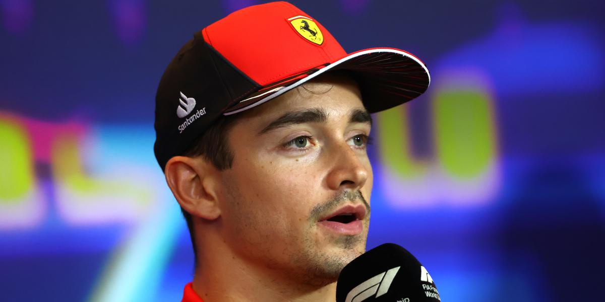 Leclerc, sobre Binotto: "La gente olvida de dónde venimos"