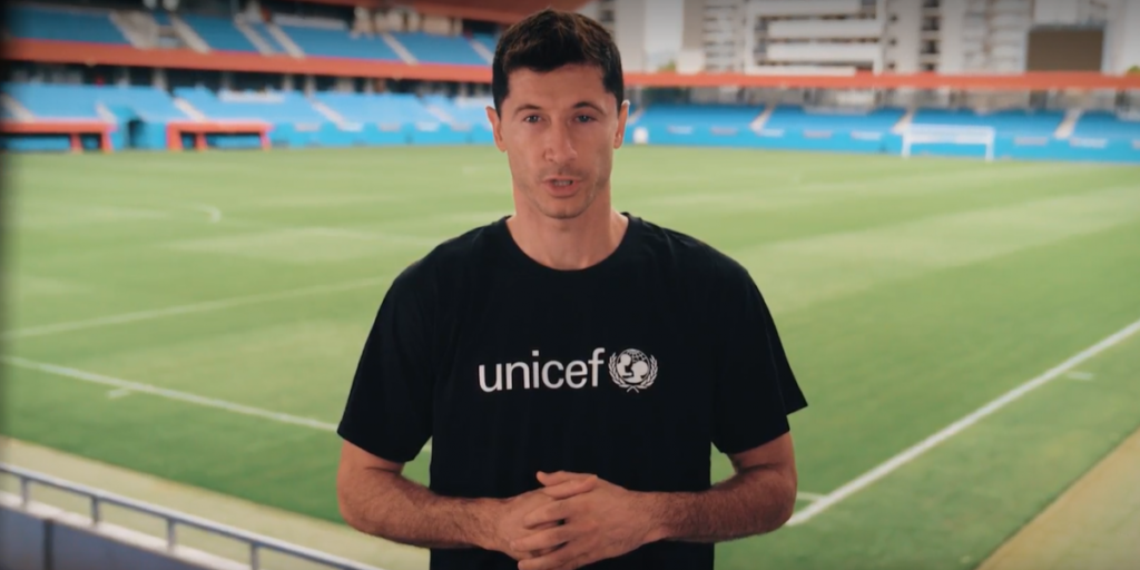 Lewandowski, contra la discriminación y el racismo en el Día Mundial de la Infancia