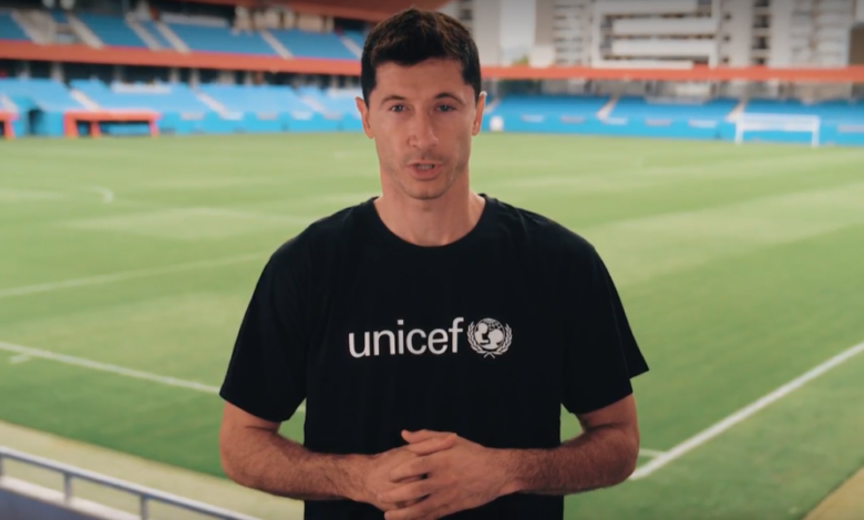 Lewandowski, contra la discriminación y el racismo en el Día Mundial de la Infancia