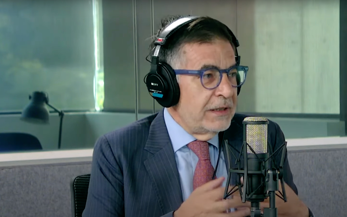 Ley notarial de Oaxaca no contempla dispensas para dar patente, advierte notario Castañeda