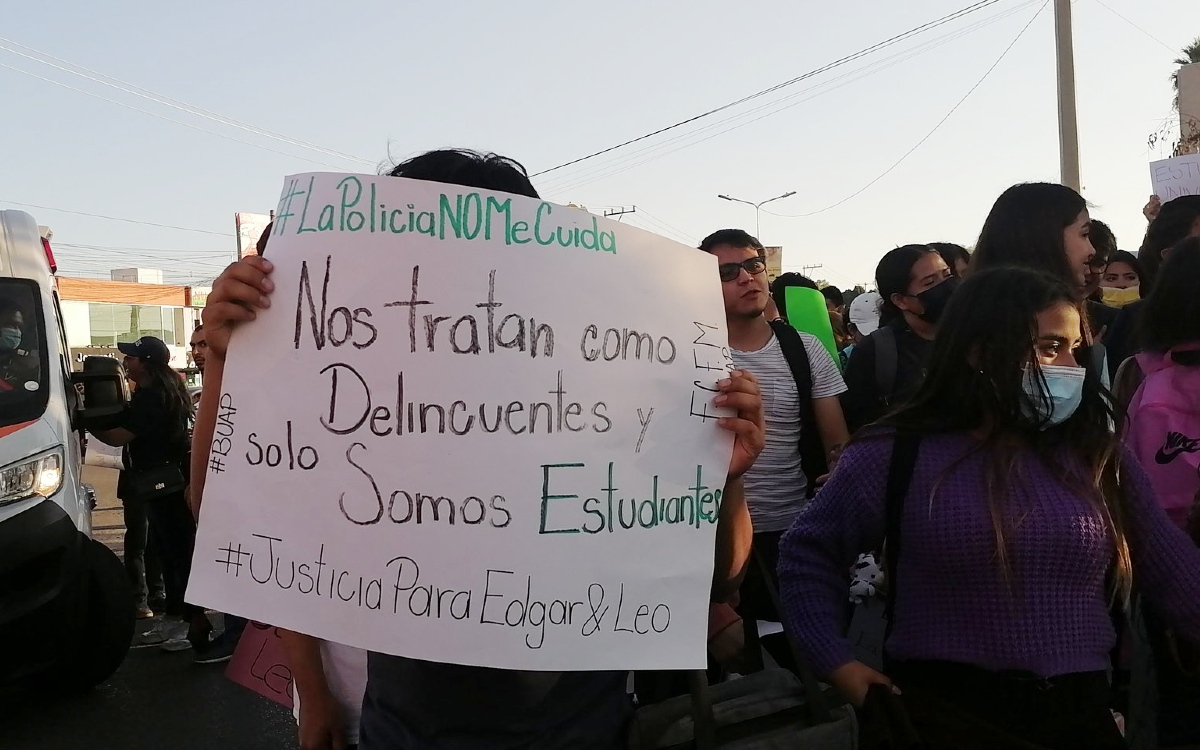Liberan a estudiantes de la BUAP; deberán pagar reparación del daño al OXXO y a policías