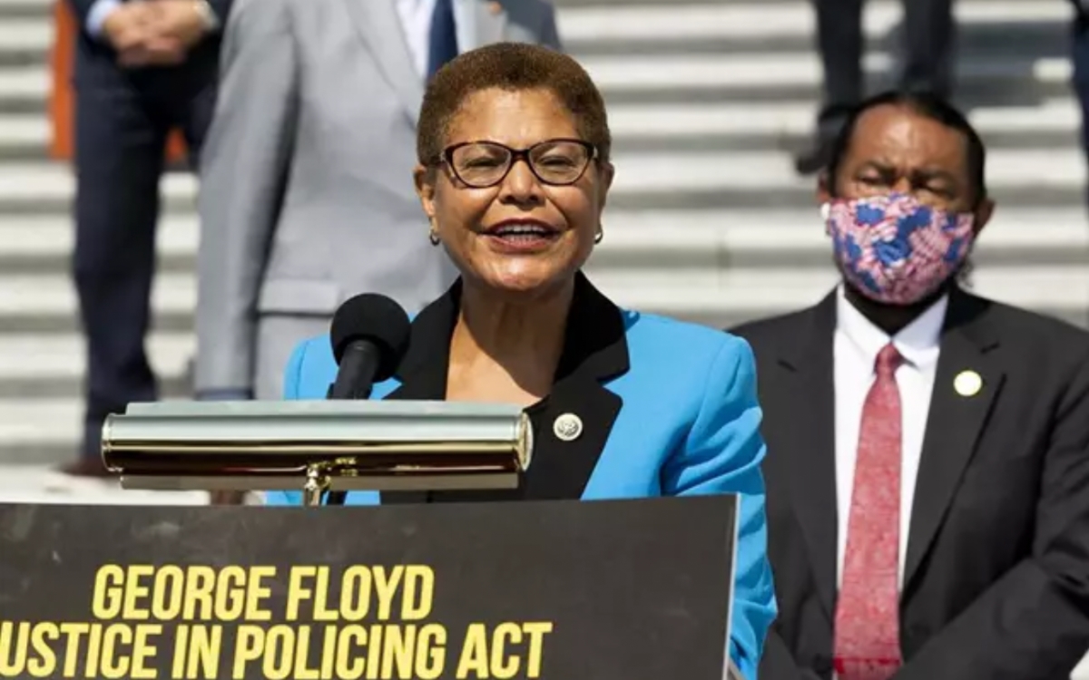 Los Ángeles tendrá su primera alcaldesa, la demócrata Karen Blass hace historia