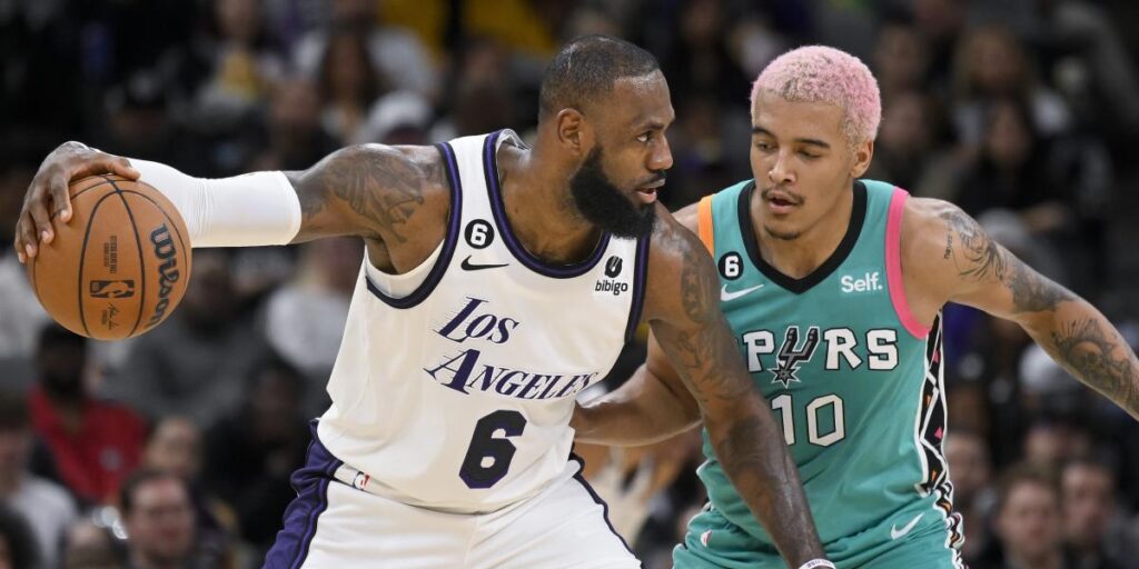 Los Lakers empiezan a mirar hacia arriba en el regreso de LeBron y del 'viejo' Westbrook