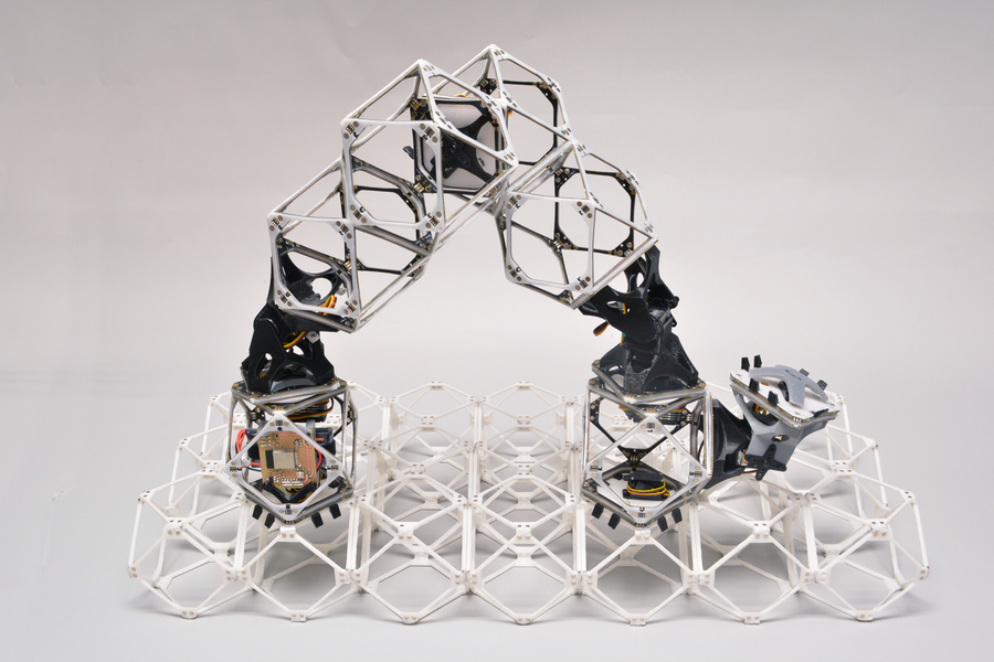 Los investigadores están construyendo robots que pueden construirse a sí mismos