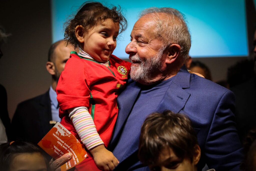 Lula da Silva es operado en São Paulo para extirparle una lesión en la laringe