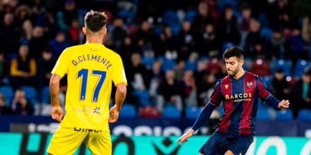 Marc Cardona ajusticia para Las Palmas en el último suspiro